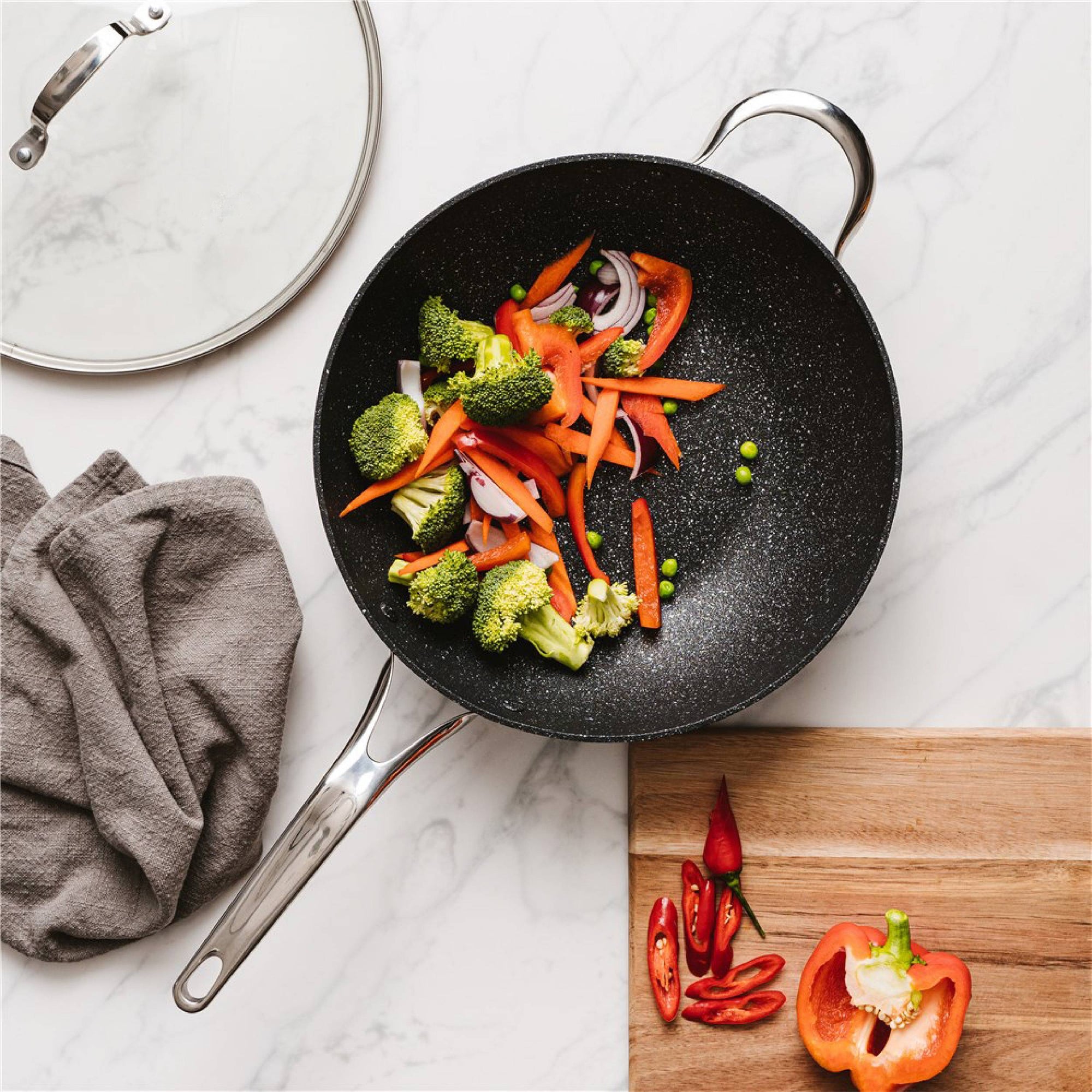 Cuisine::pro® IRONROC™ Wok with Lid 12