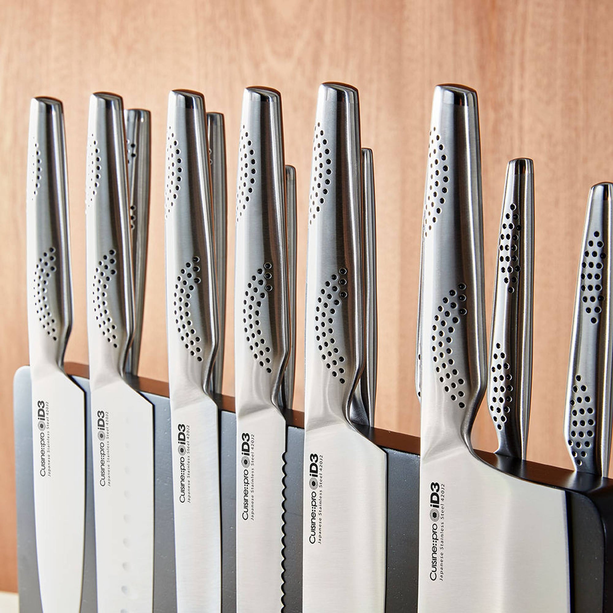 Cuisine::pro® iD3® 14-Piece Kachi Knife Block