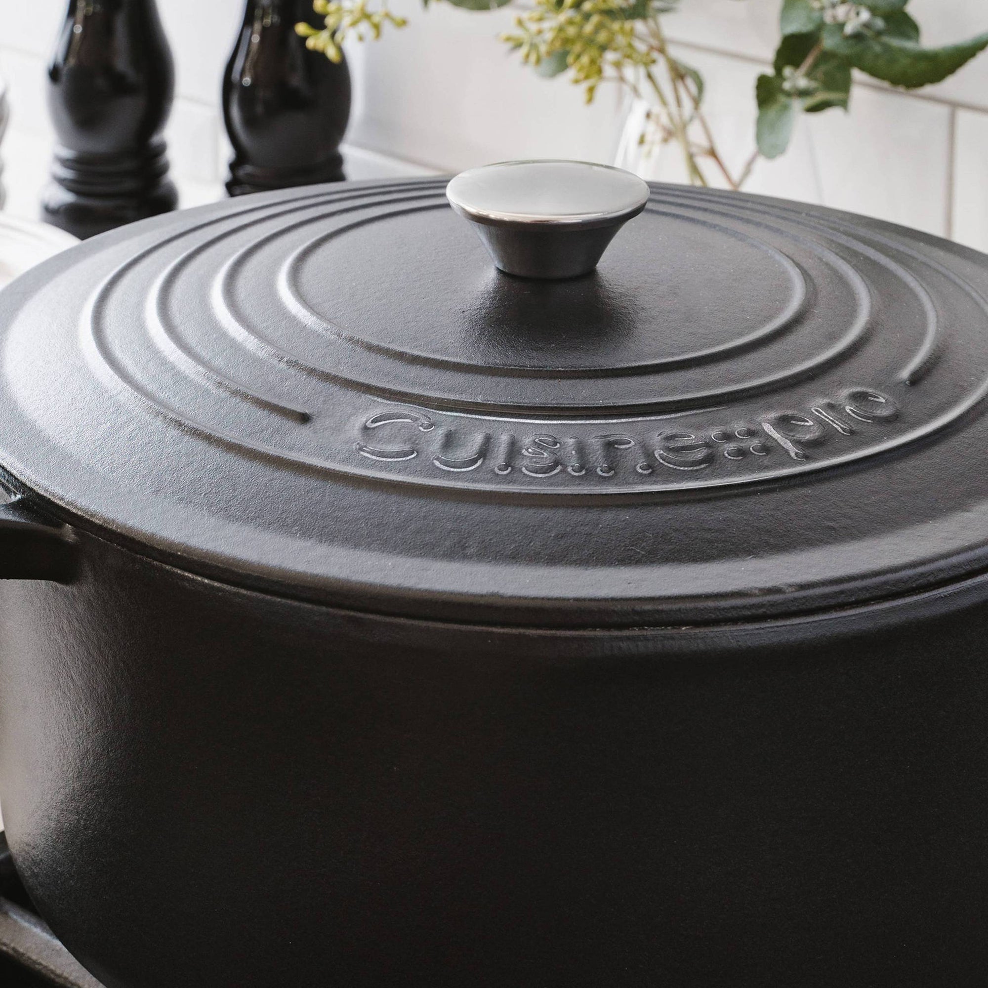 Cuisine::pro® LE CONNOISSEUR™ 6.6 Qt. Round French Oven