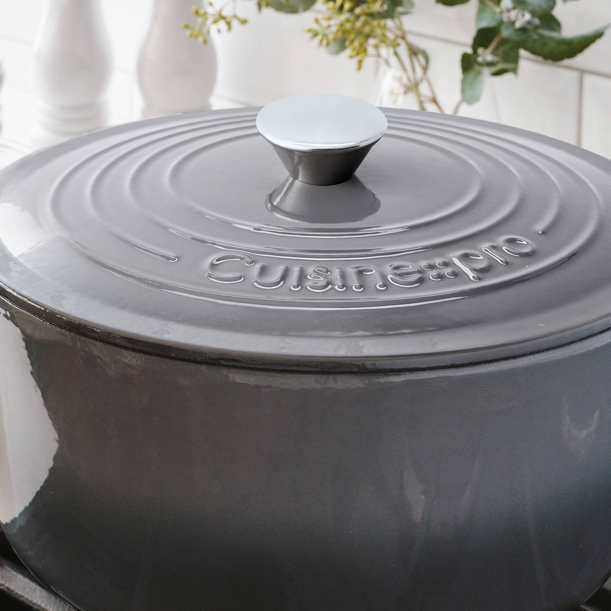 Cuisine::pro® LE CONNOISSEUR™ 6.6 Qt. Round French Oven