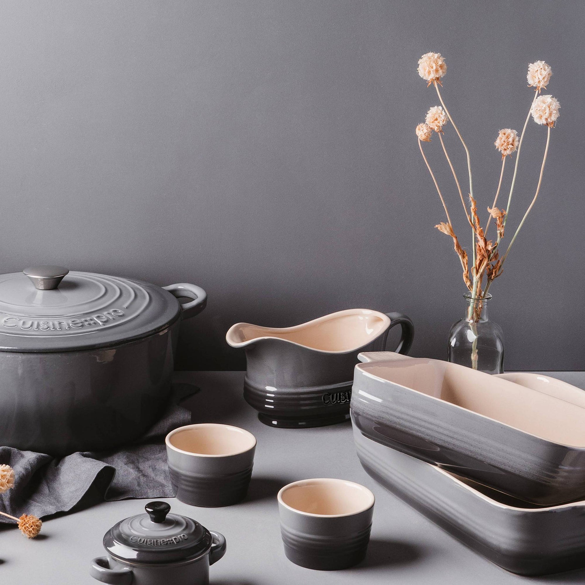 Cuisine::pro® LE CONNOISSEUR™ 6.6 Qt. Round French Oven